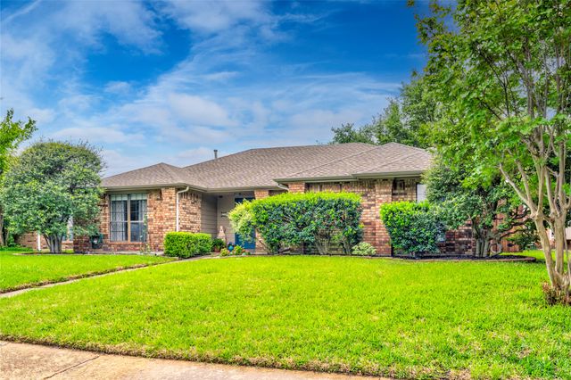 2002 Lansdown Drive, Carrollton, TX 75010