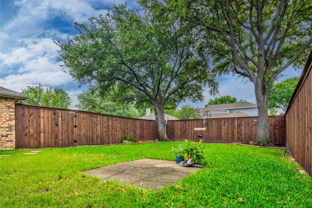 2002 Lansdown Drive, Carrollton, TX 75010