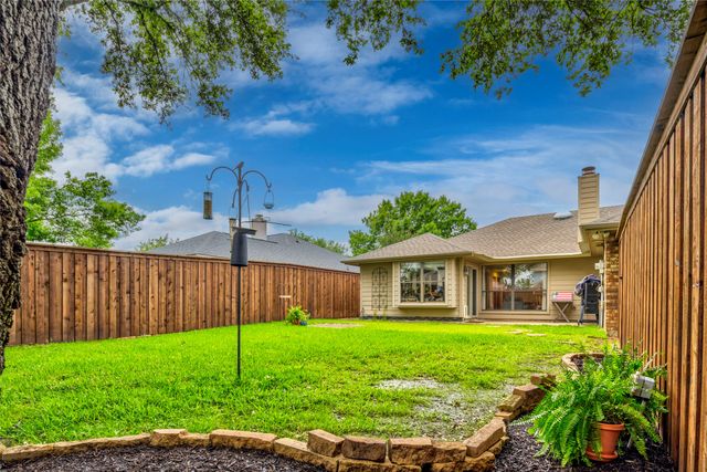 2002 Lansdown Drive, Carrollton, TX 75010