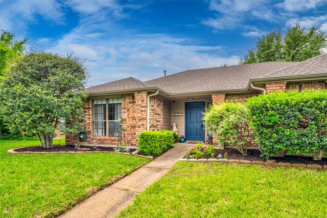 2002 Lansdown Drive, Carrollton, TX 75010