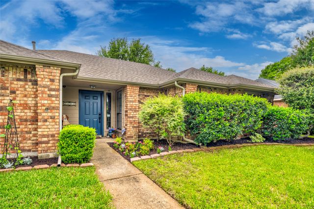 2002 Lansdown Drive, Carrollton, TX 75010