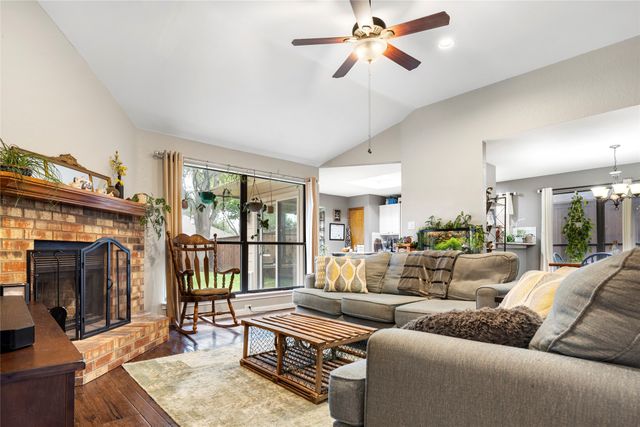 2002 Lansdown Drive, Carrollton, TX 75010