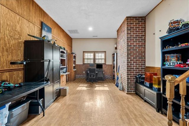 209 Ariel Farm Road, Greensboro, NC 27455