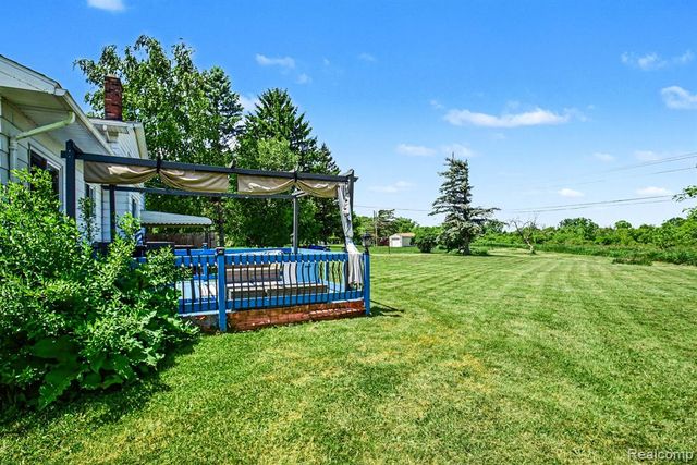 6156 Trenton Drive, Flint, MI 48532