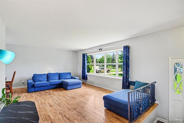 6156 Trenton Drive, Flint, MI 48532