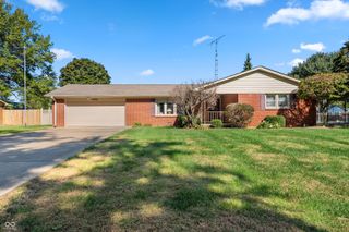 5502 E Karlsway Drive, Columbus, IN 47201