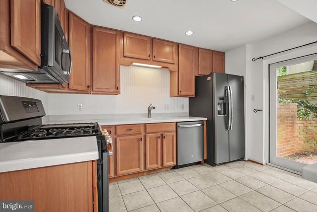 8510 THAMES ST, Springfield, VA 22151