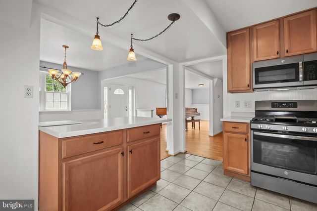 8510 THAMES ST, Springfield, VA 22151
