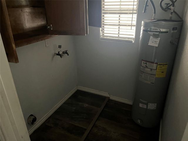 407 Branding Iron Circle, Angleton, TX 77515