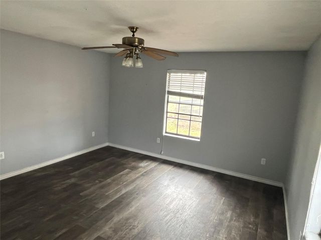 407 Branding Iron Circle, Angleton, TX 77515