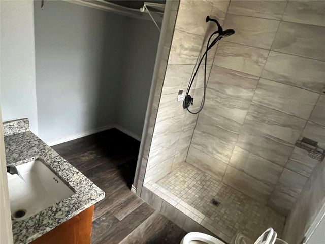 407 Branding Iron Circle, Angleton, TX 77515