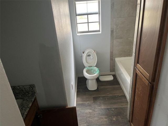 407 Branding Iron Circle, Angleton, TX 77515