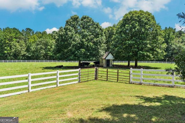 956 Al Roberts Road, Senoia, GA 30276