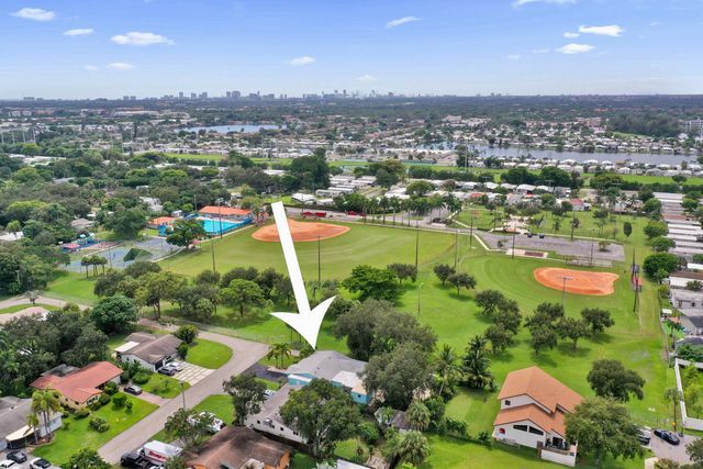 5081 SW 29TH Way, Dania Beach, FL 33312