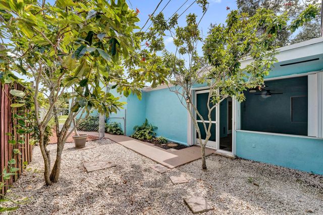 5081 SW 29TH Way, Dania Beach, FL 33312