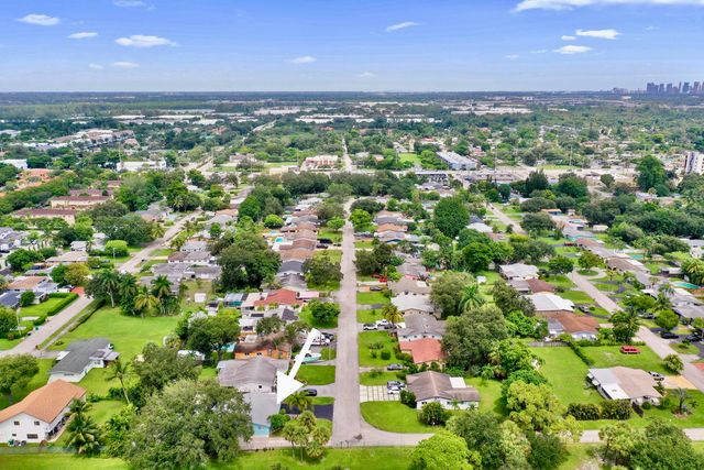 5081 SW 29TH Way, Dania Beach, FL 33312