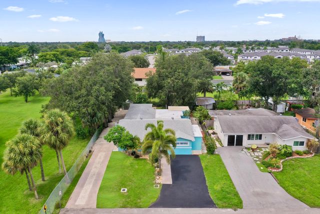 5081 SW 29TH Way, Dania Beach, FL 33312