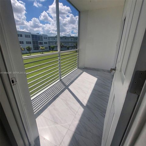 2300 Park Lane 211, Hollywood, FL 33021