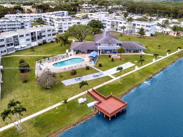 2300 Park Lane 211, Hollywood, FL 33021