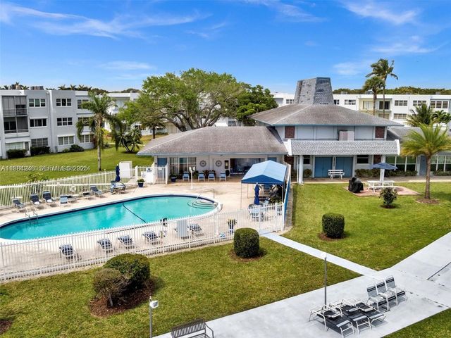 2300 Park Lane 211, Hollywood, FL 33021