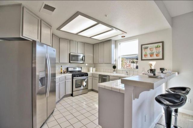 309 Village Circle, Santa Cruz, CA 95060