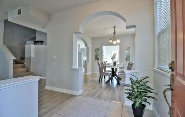 309 Village Circle, Santa Cruz, CA 95060