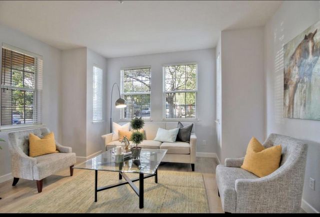 309 Village Circle, Santa Cruz, CA 95060