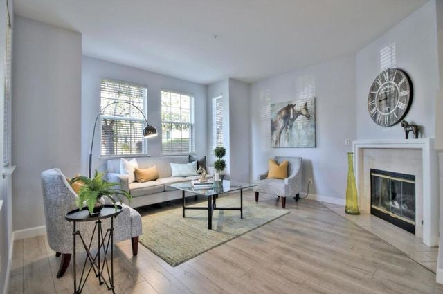 309 Village Circle, Santa Cruz, CA 95060