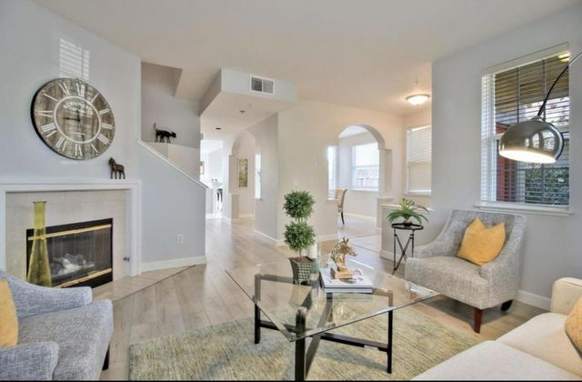 309 Village Circle, Santa Cruz, CA 95060