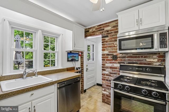 647 PINNEY RD, Huntingdon Valley, PA 19006