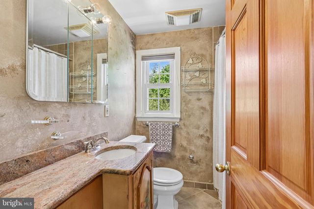 647 PINNEY RD, Huntingdon Valley, PA 19006