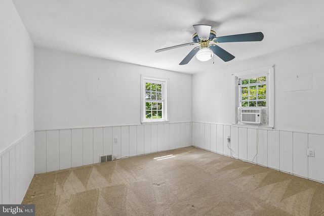 647 PINNEY RD, Huntingdon Valley, PA 19006
