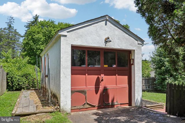 647 PINNEY RD, Huntingdon Valley, PA 19006