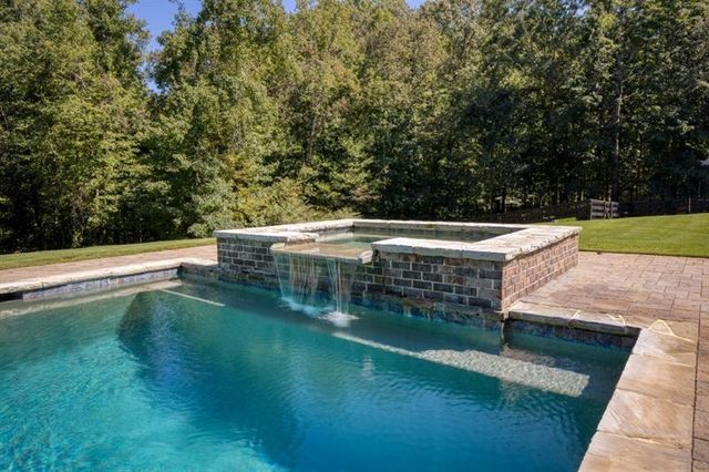 13235 SE Arnold Mill Road, Roswell, GA 30075