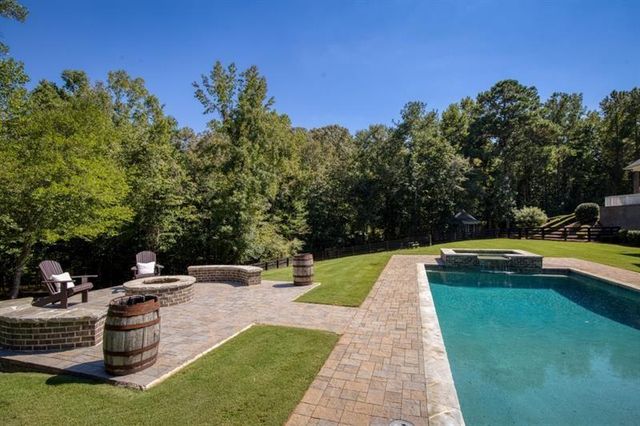 13235 SE Arnold Mill Road, Roswell, GA 30075