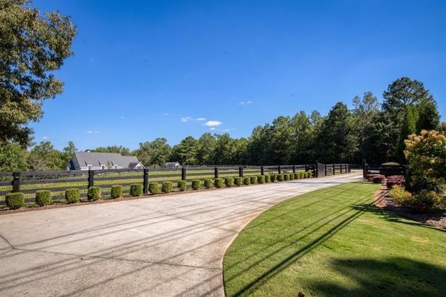 13235 SE Arnold Mill Road, Roswell, GA 30075