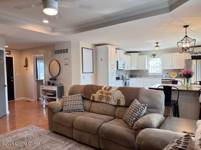 7214 Hassock Dr, Louisville, KY 40258