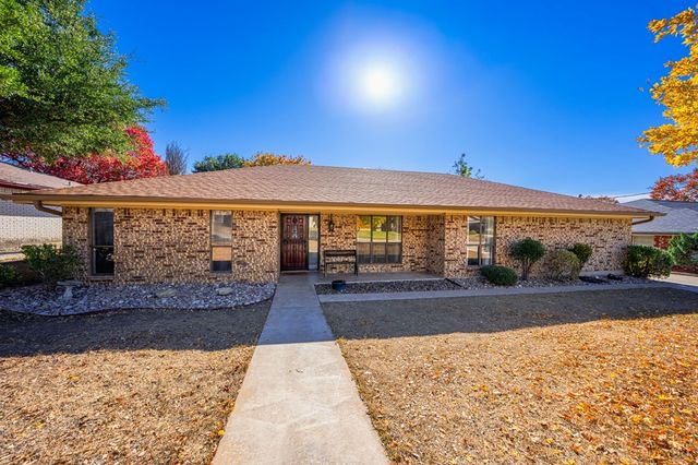 307 Erin Dr, Kerrville, TX 78028