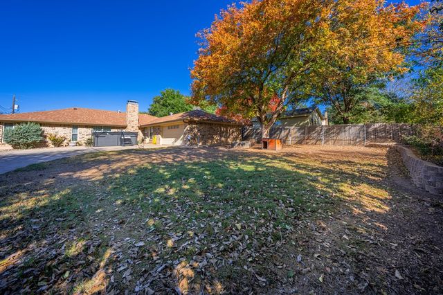 307 Erin Dr, Kerrville, TX 78028