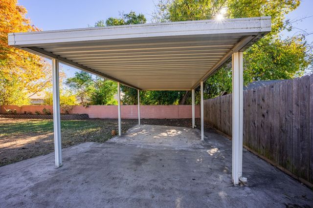 307 Erin Dr, Kerrville, TX 78028