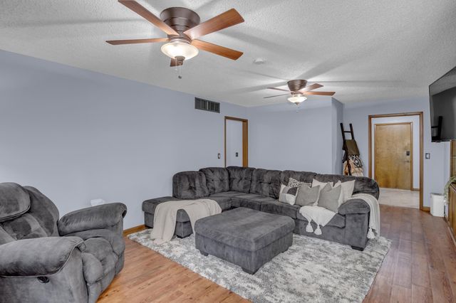 5711 E 20th St N, Wichita, KS 67208