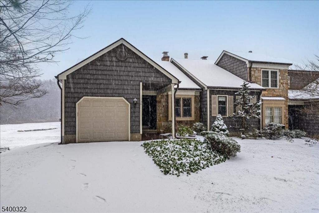 38 Goldfinch Dr, Allamuchy Twp., NJ 07840