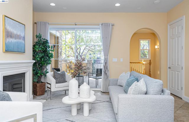 3489 Capoterra Way, Dublin, CA 94568