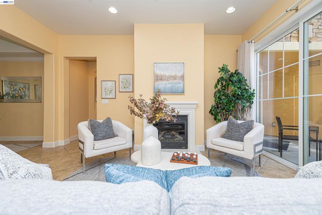 3489 Capoterra Way, Dublin, CA 94568