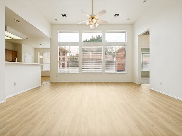 2806 Cheshire Way, Grand Prairie, TX 75052