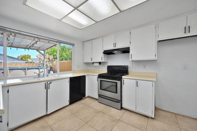 8267 Fieldpoppy Cir, Sacramento, CA 95828