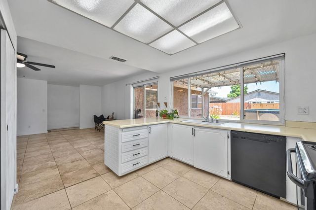 8267 Fieldpoppy Cir, Sacramento, CA 95828