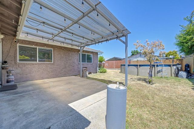 8267 Fieldpoppy Cir, Sacramento, CA 95828