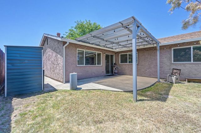 8267 Fieldpoppy Cir, Sacramento, CA 95828