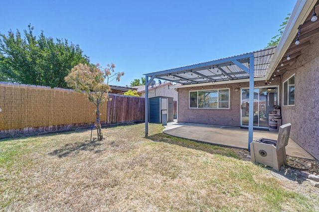 8267 Fieldpoppy Cir, Sacramento, CA 95828